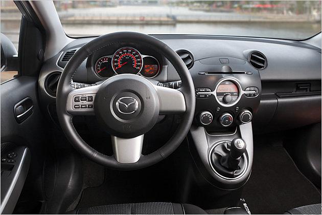 Das Cockpit ist übersichtlich gestaltet und gut bedienbar