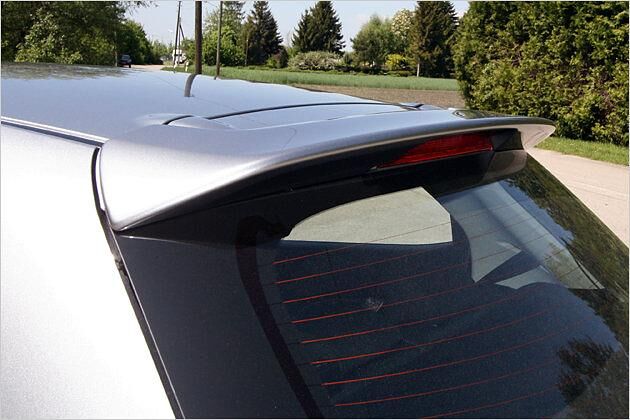 In den Dachheckspoiler ist die dritte Bremsleuchte integriert