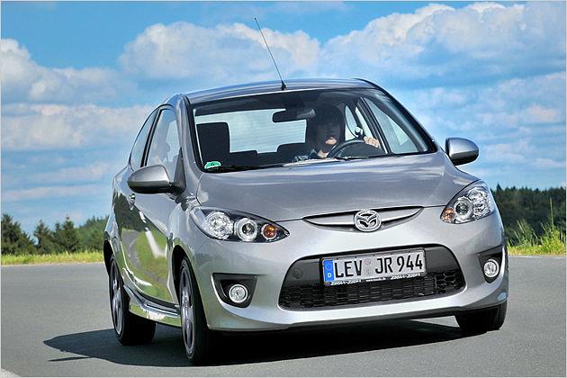 Auch der dreitürige Mazda 2 Sport ist als sportliche Dynamic-Variante erhältlich