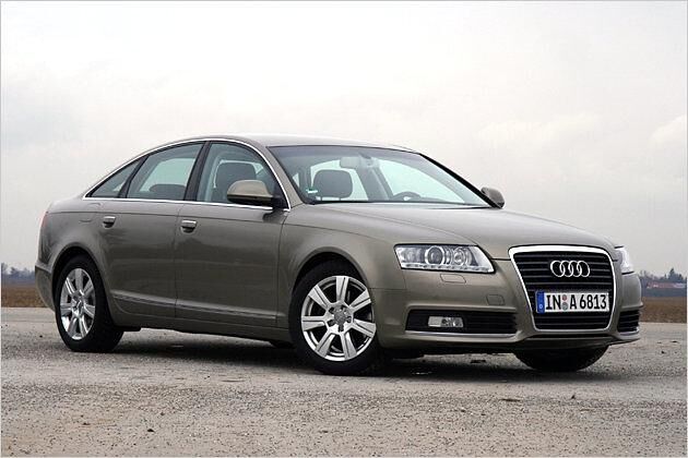 Frontpartie mit markentypischem großen Kühlergrill