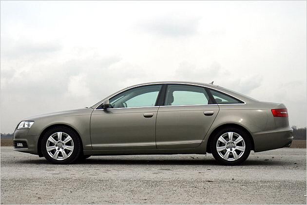 Die A6-Limousine streckt sich auf stattliche 4,93 Meter