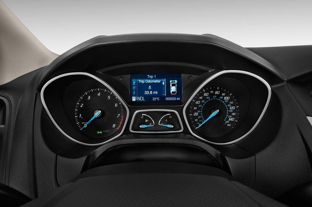 Ford Focus (Baujahr 2011) Trend 4 Türen Tacho und Fahrerinstrumente
