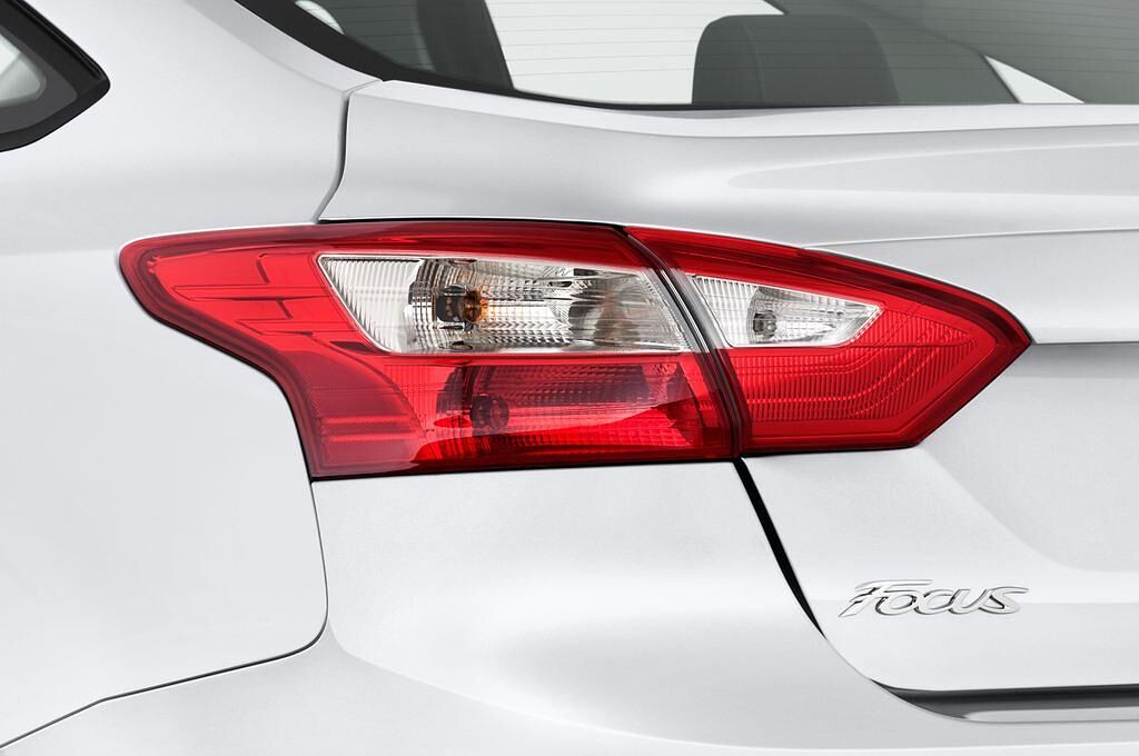 Ford Focus (Baujahr 2011) Trend 4 Türen Rücklicht