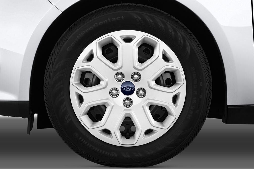Ford Focus (Baujahr 2011) Trend 4 Türen Reifen und Felge