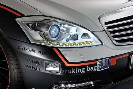 Mercedes-Benz Experimental Sicherheits Fahrzeug ESF 2009: Partielles Fernlicht