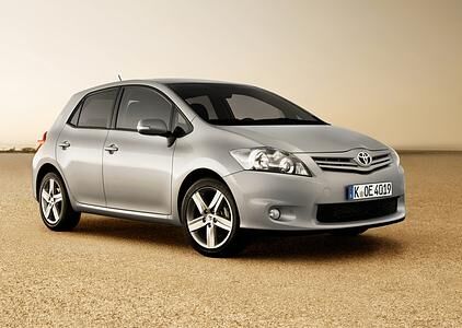 Toyota Auris: Im Frühling überarbeitet - im Herbst als Hybrid