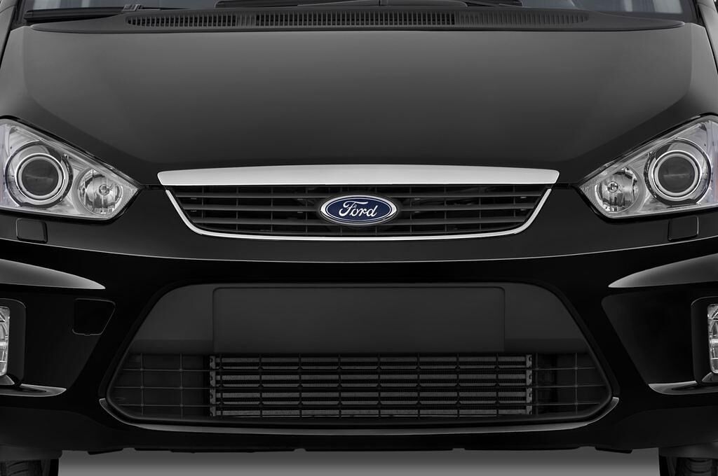Ford C-Max (Baujahr 2010) Titanium 5 Türen Kühlergrill und Scheinwerfer