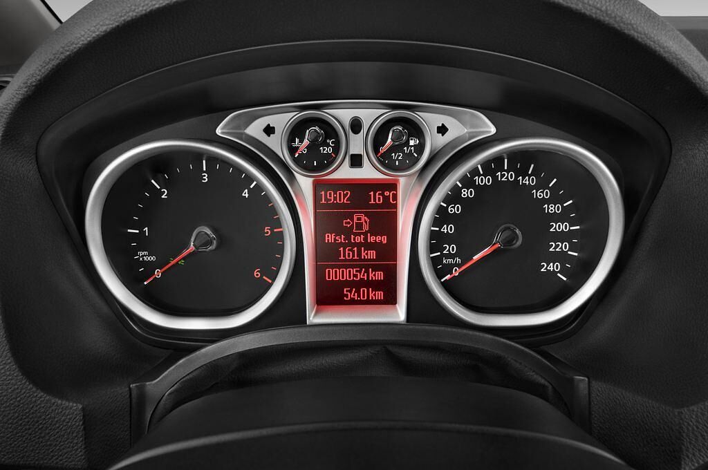 Ford C-Max (Baujahr 2010) Titanium 5 Türen Tacho und Fahrerinstrumente