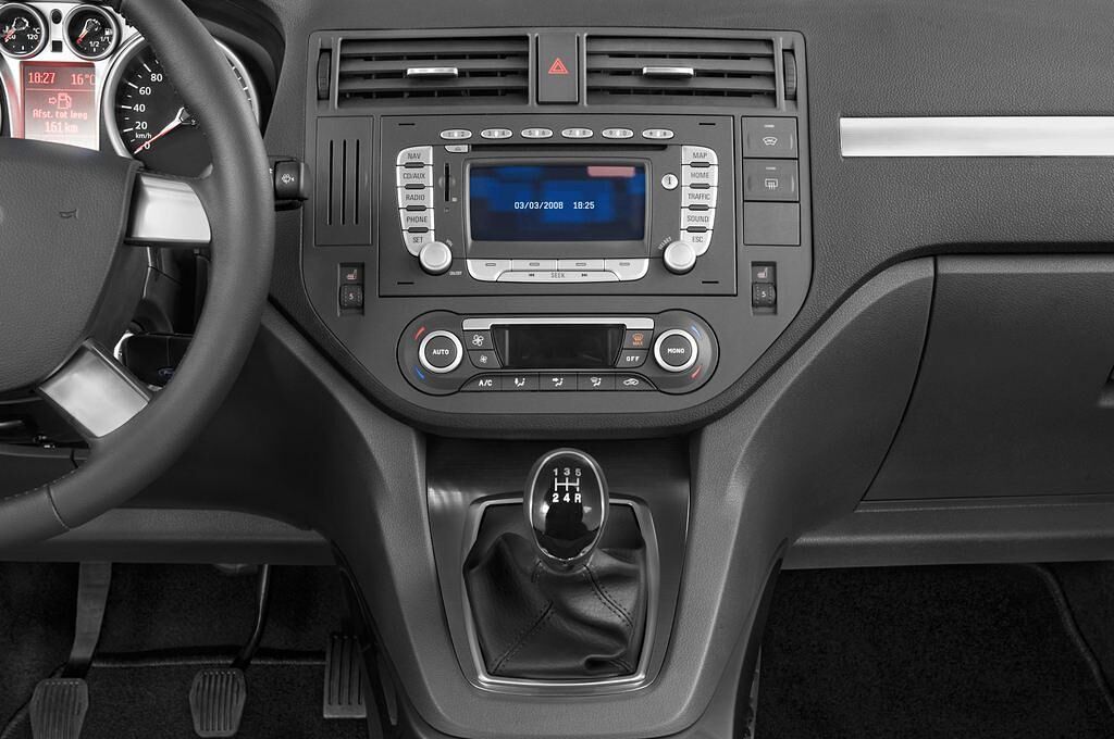 Ford C-Max (Baujahr 2010) Titanium 5 Türen Mittelkonsole
