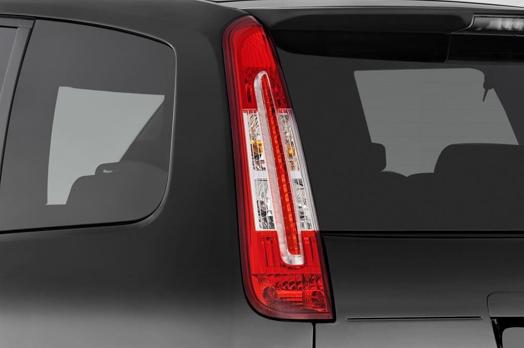 Ford C-Max (Baujahr 2010) Titanium 5 Türen Rücklicht