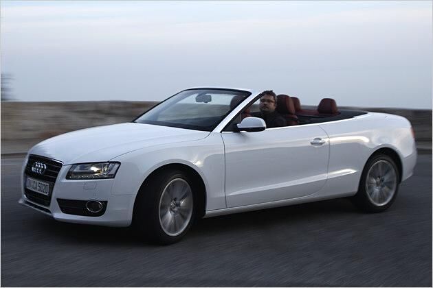 Die geschwungene Form übernimmt das neue Cabrio vom Coupé