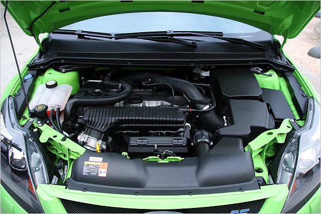 Der 2,5-Liter-Fünfzylinder leistet 305 PS