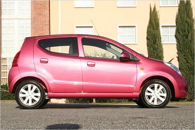 Die Seitenansicht erinnert vage an den Toyota Yaris