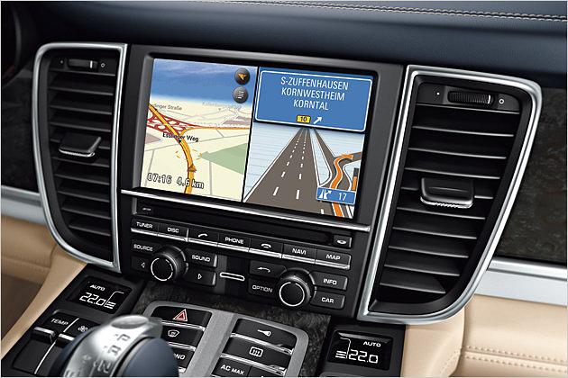 Im Panamera Turbo ist ein Navigationssystem serienmäßig