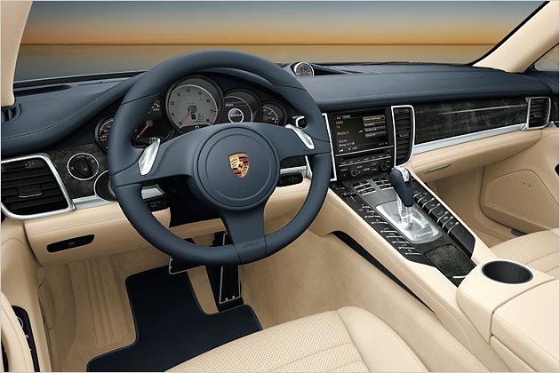 Die dunklen Holzeinlagen nennen sich "Birke Anthrazit"