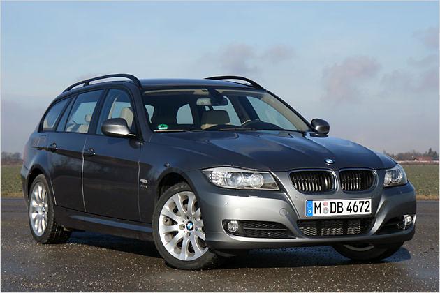 Beim letzten Facelift bekam der Dreier neue Lichtkanten in die Motorhaube