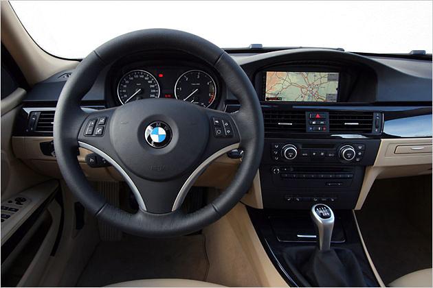 Typisch BMW: Aufgeräumtes, funktionales Cockpit