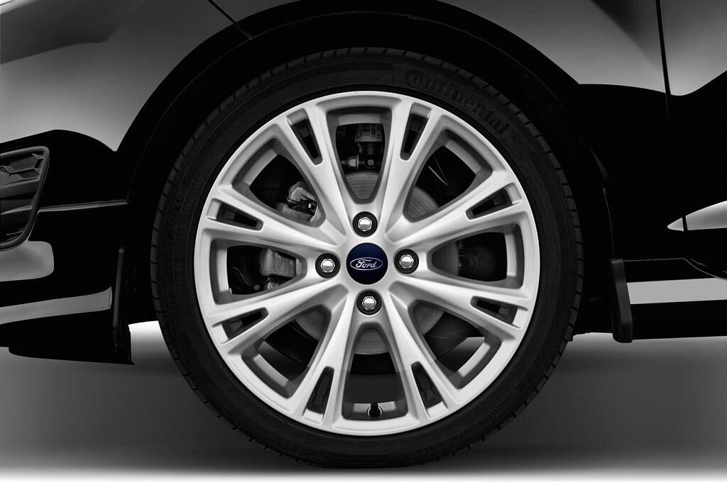Ford Fiesta (Baujahr 2014) Sport 3 Türen Reifen und Felge