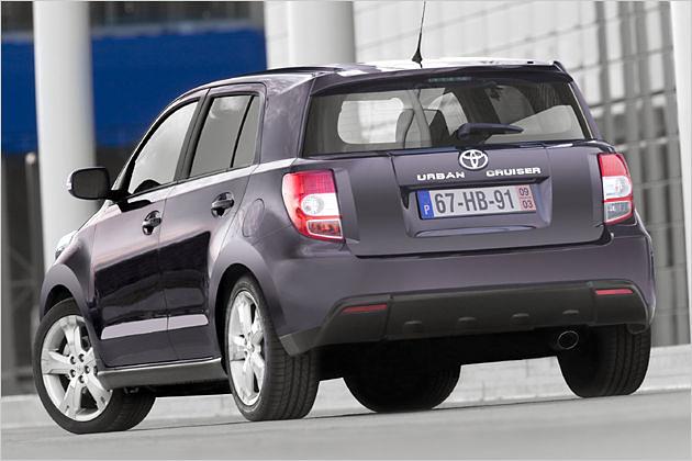 Macht einen auf geländegängig, ist es aber nicht: Der Urban Cruiser