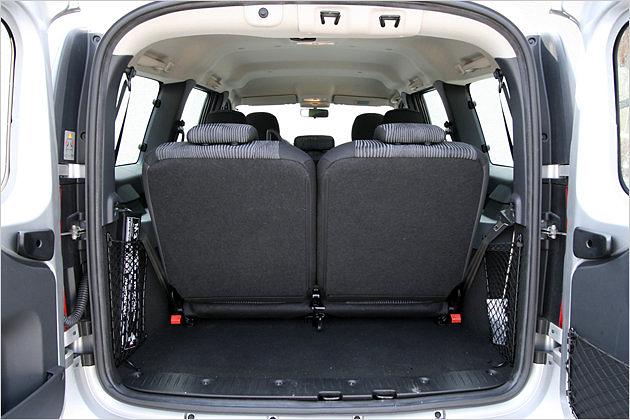 Bei maximaler Bestuhlung bleibt nur noch Platz für 198 Liter Gepäck