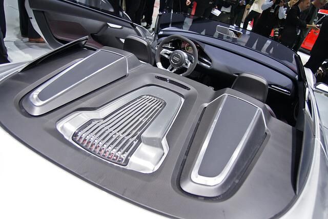 Ganz Roadster: die beiden Hutzen hinter den Passagieren