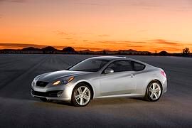 Hyundai Genesis Coupé - Schub von hinten