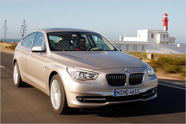 Die Front mit der senkrecht stehenden Niere ist gelungen