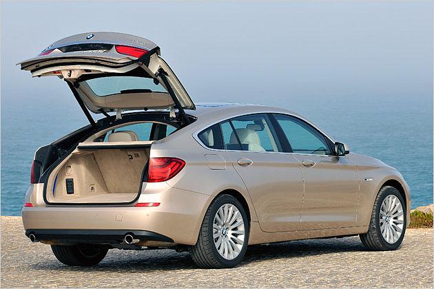 Besser zugänglich ist das Gepäckabteil, wenn man die ganze Klappe öffnet