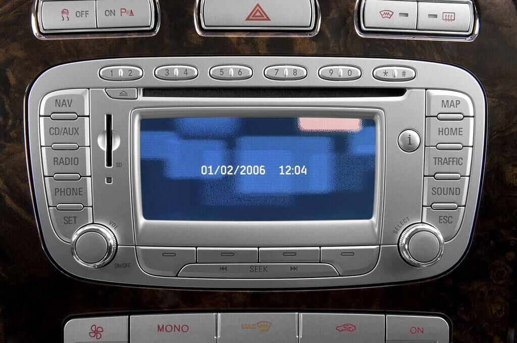 Ford Mondeo (Baujahr 2010) Ghia 5 Türen Radio und Infotainmentsystem