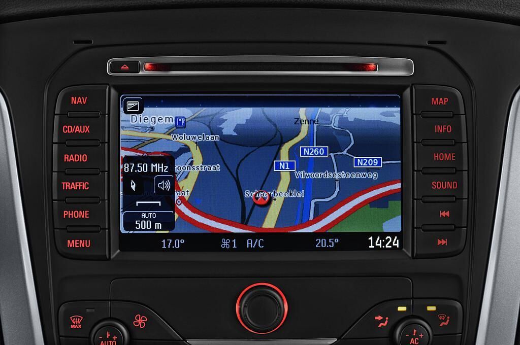 Ford Mondeo (Baujahr 2014) Trend 5 Türen Radio und Infotainmentsystem