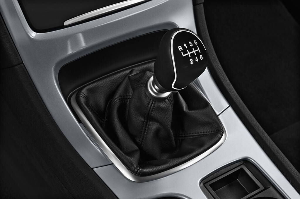 Ford Mondeo (Baujahr 2014) Trend 5 Türen Schalthebel