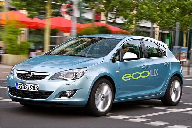 EcoFlex heißen beim neuen Astra der Basisbenziner mit 87 PS und der schwächste Diesel mit 95 PS