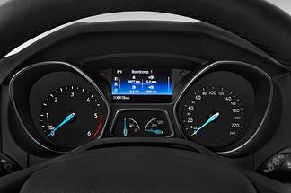 Ford Focus (Baujahr 2015) Titanium 5 Türen Tacho und Fahrerinstrumente