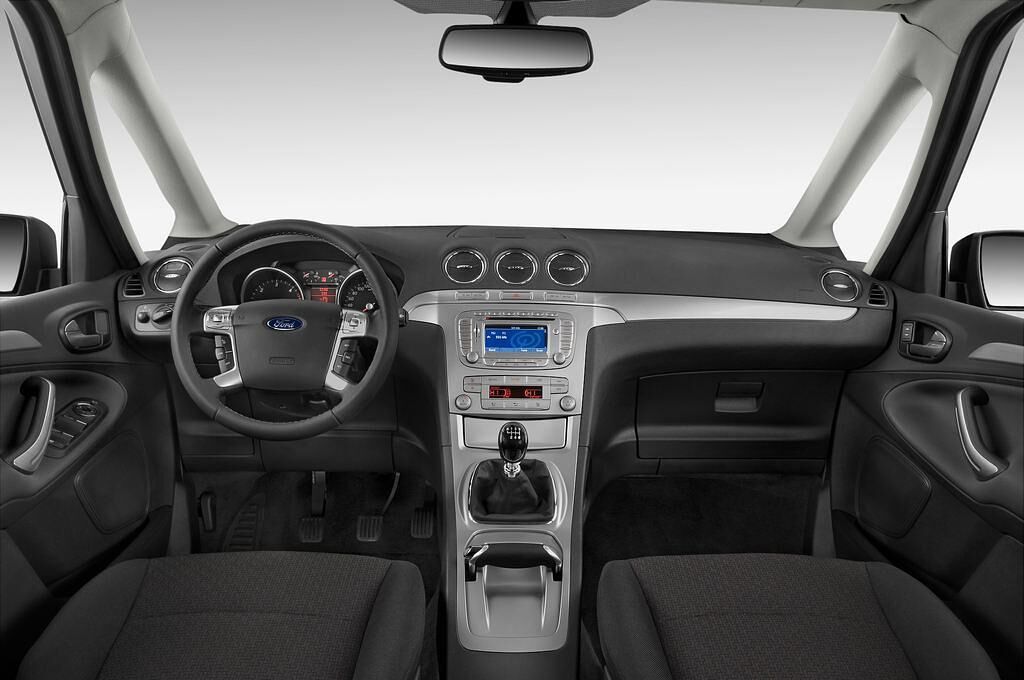 Ford Galaxy (Baujahr 2010) Trend 5 Türen Cockpit und Innenraum