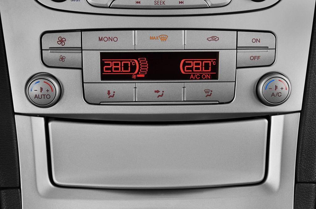 Ford Galaxy (Baujahr 2010) Trend 5 Türen Temperatur und Klimaanlage