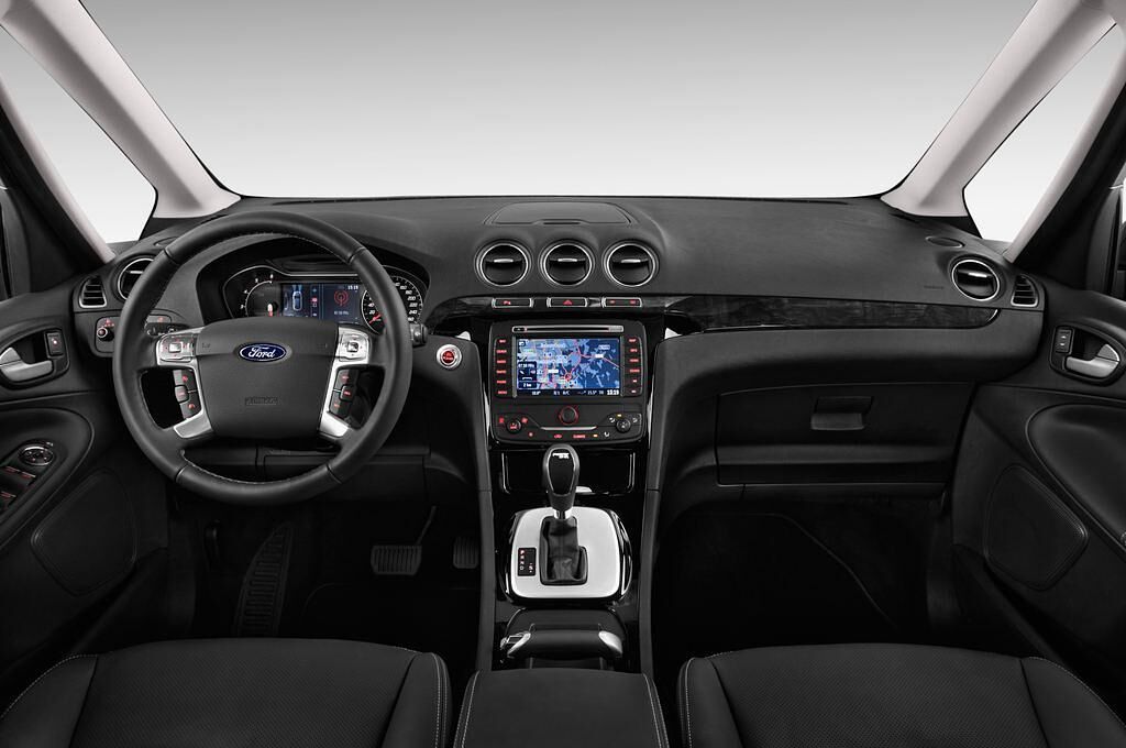 Ford Galaxy (Baujahr 2013) Titanium 5 Türen Cockpit und Innenraum