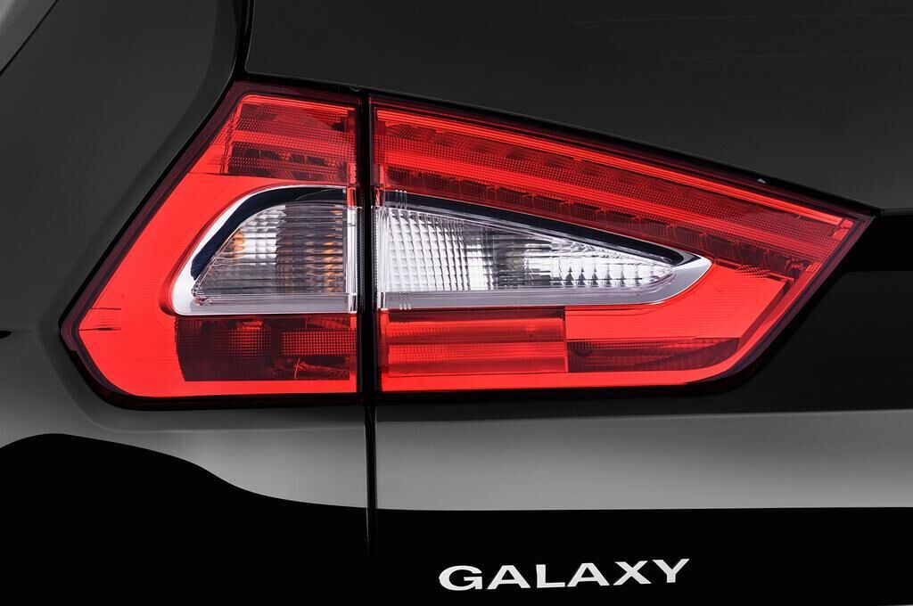 Ford Galaxy (Baujahr 2013) Titanium 5 Türen Rücklicht