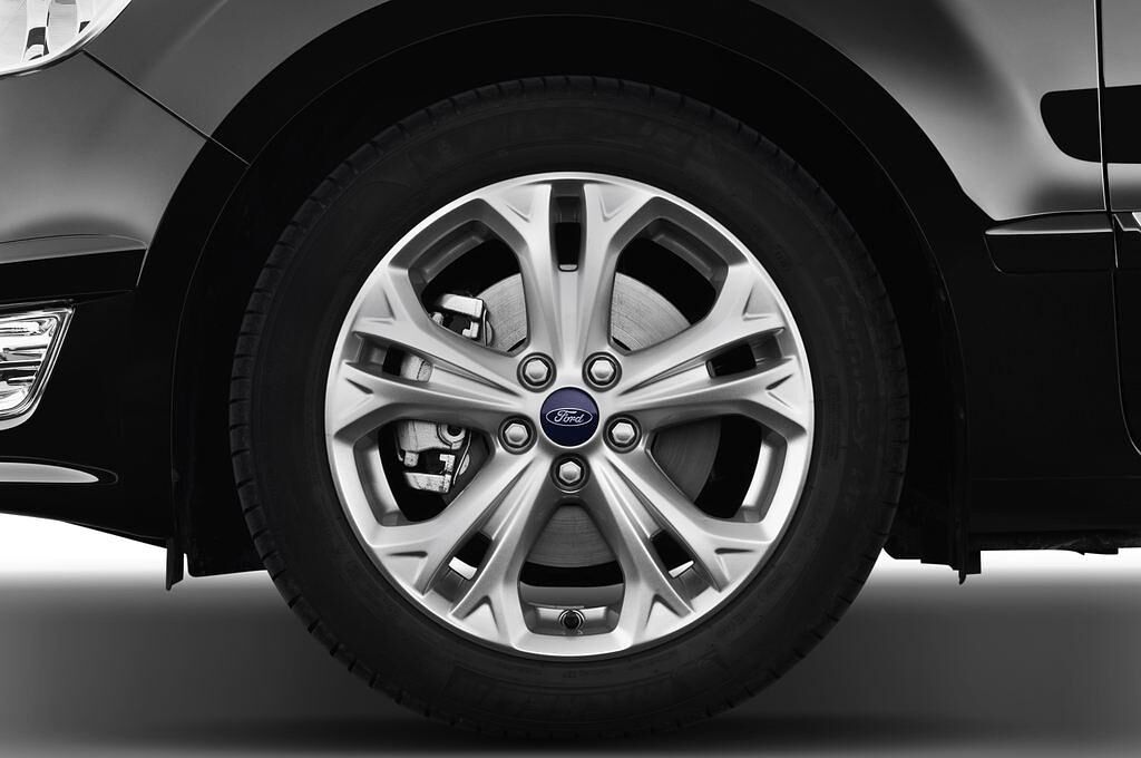Ford Galaxy (Baujahr 2013) Titanium 5 Türen Reifen und Felge