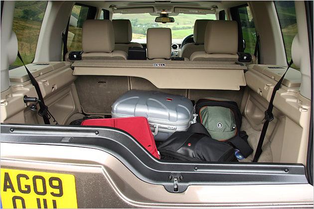 Wer schnell was einwerfen möchte, öffnet nur den oberen Teil der Heckklappe