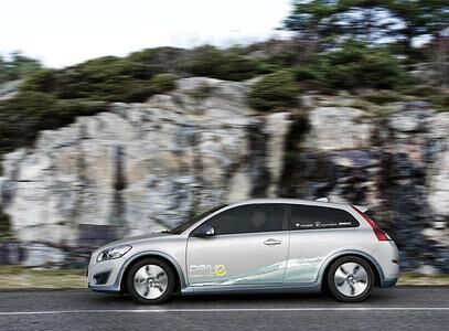 Volvo liefert E-Autos aus