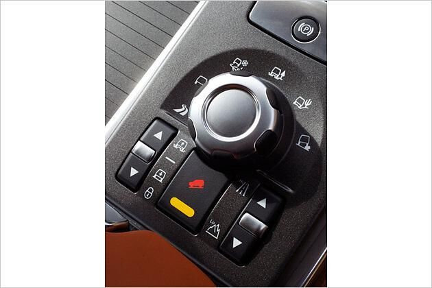 Das Terrain-Response-System hat beim Supercharged-Modell neben den üblichen Gelände-Funktionen ...