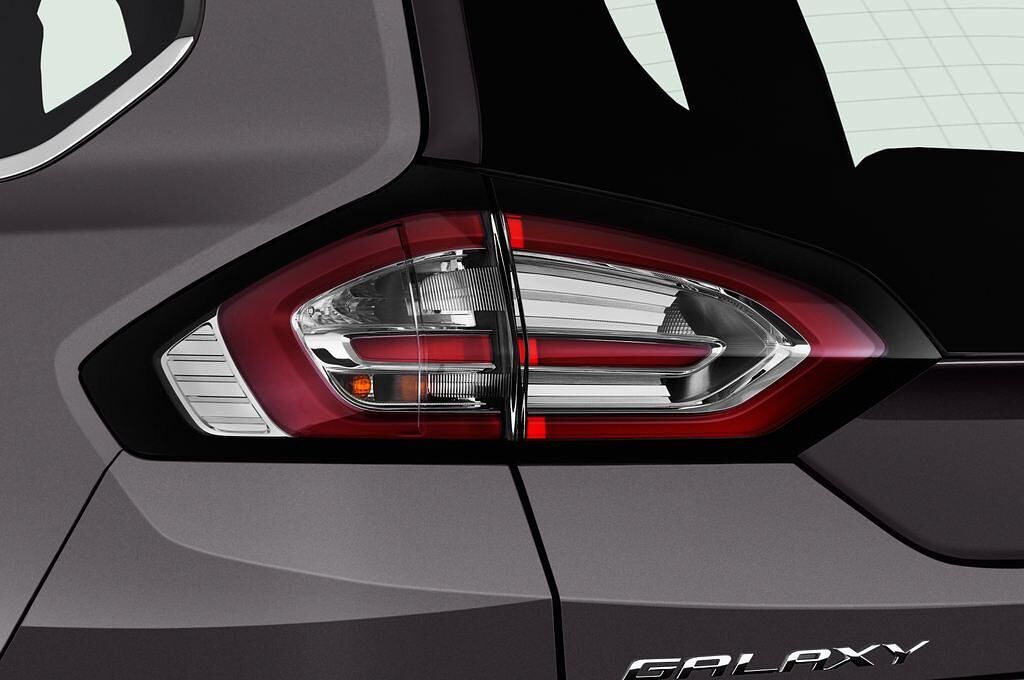 Ford Galaxy (Baujahr 2016) Titanium 5 Türen Rücklicht