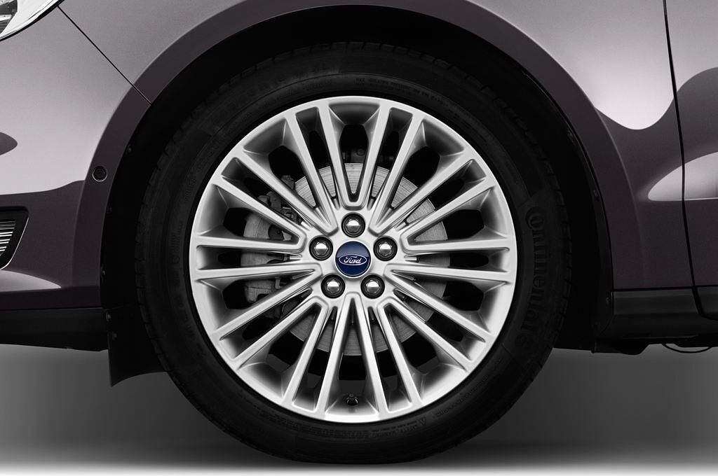 Ford Galaxy (Baujahr 2016) Titanium 5 Türen Reifen und Felge
