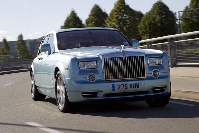 Die zwei Elektromotoren im Rolls-Royce 102 EX leisten gemeinsam 394 PS
