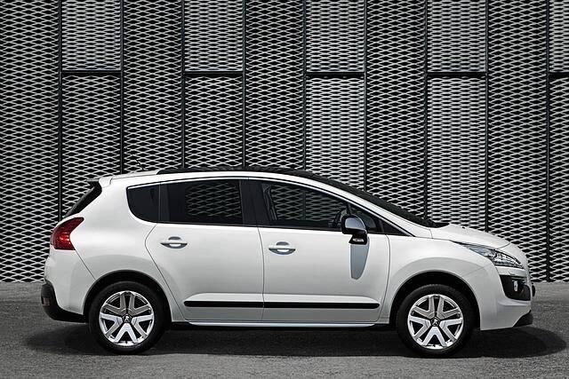 Der Selbstzünder treibt die Vorderachse an, der E-Antrieb die Hinterachse