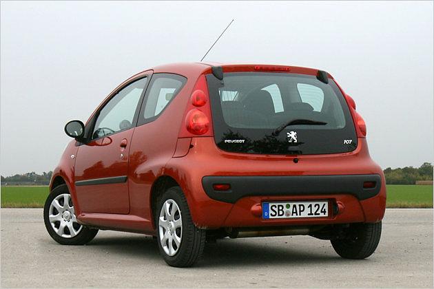 Plastikschutzleisten schützen vor Parkremplern