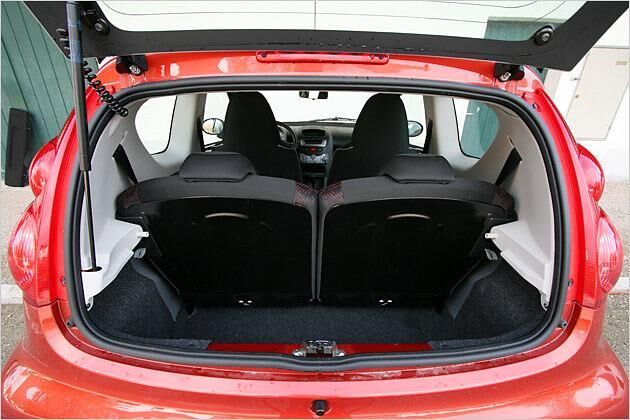 Allerdings sind geteilte Rücklehnen serienmäßig an Bord