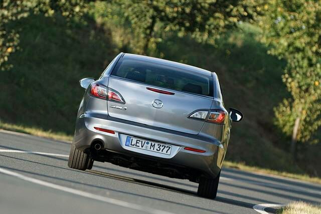 Hinten wurde der Zugang zum Gepäckabteil vereinfacht