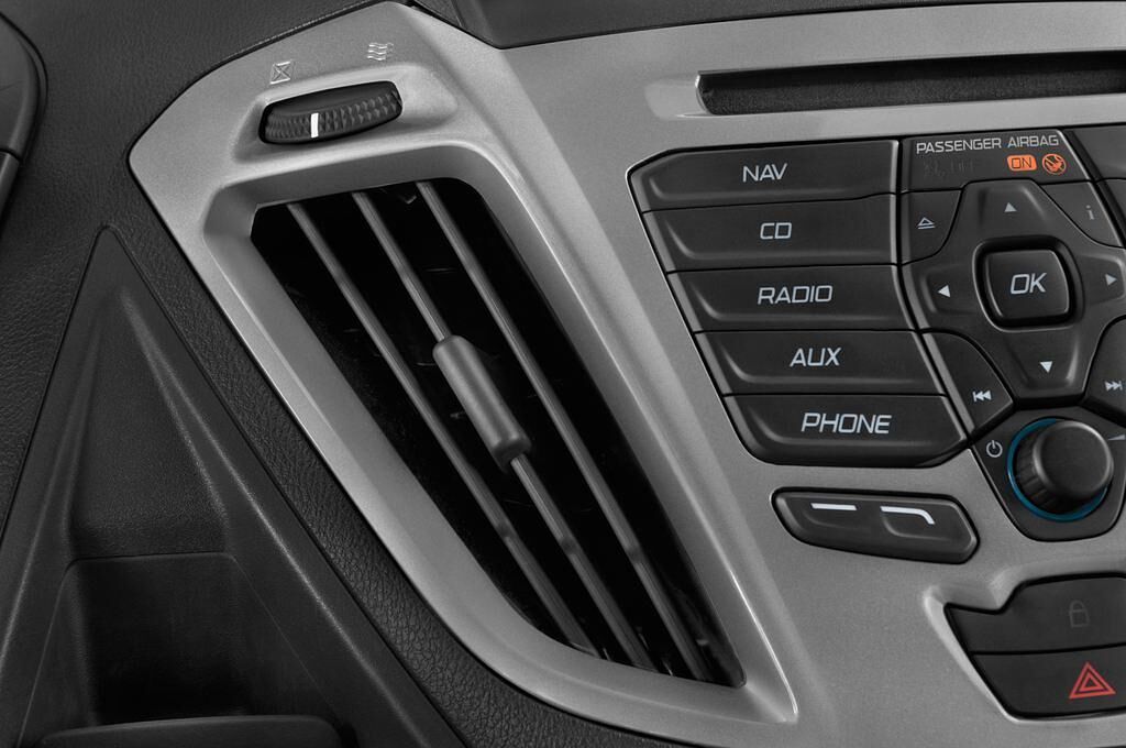 Ford Tourneo Custom (Baujahr 2015) Titanium 5 Türen Lüftung