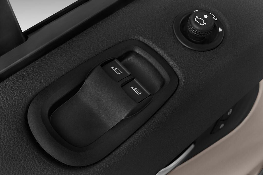 Ford Tourneo Custom (Baujahr 2015) Titanium 5 Türen Bedienungselemente Tür